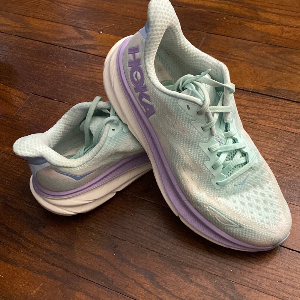 Hoka Clifton 9 size 9.5